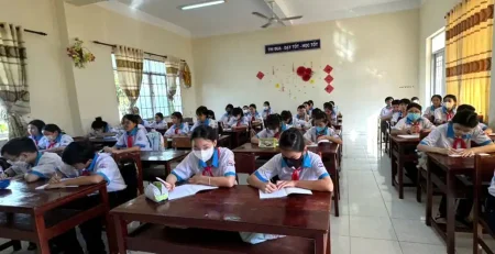 Học sinh, học viên các cấp học TP Cần Thơ tựu trường 