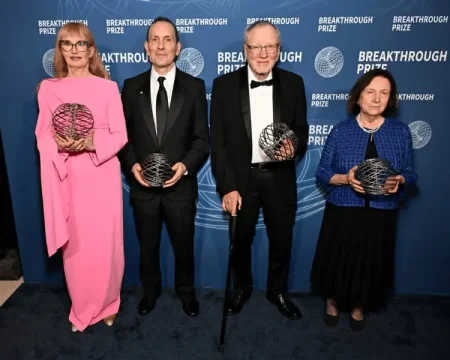Chủ nhân Giải thưởng VinFuture được vinh danh ở Giải thưởng Breakthrough 2025 