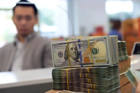 Giá USD hôm nay 24/4/2025: Đồng loạt tăng