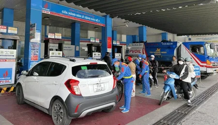Ðảm bảo nguồn cung ứng xăng dầu trong dịp lễ 30-4 và 1-5 