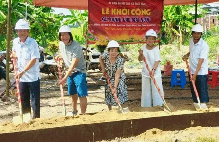 Vận động xây dựng cầu giao thông 