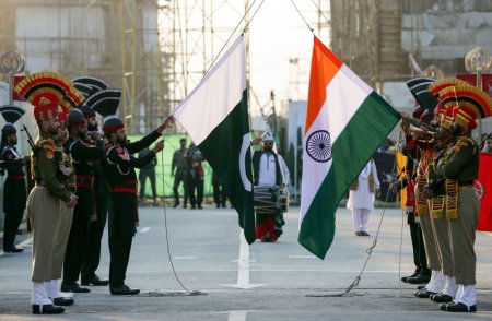Tại sao Ấn Độ kiên quyết phủ nhận vai trò trung gian của Mỹ về lệnh ngừng bắn với Pakistan?