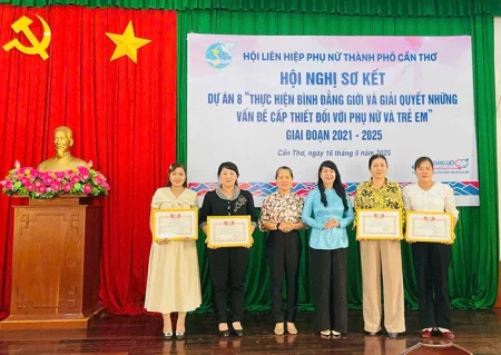 Sơ kết dự án thực hiện bình đẳng giới và giải quyết các vấn đề đối với phụ nữ, trẻ em 
