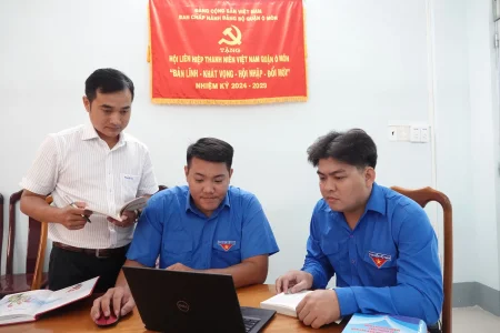 “Trồng hoa thơm” trên không gian mạng 