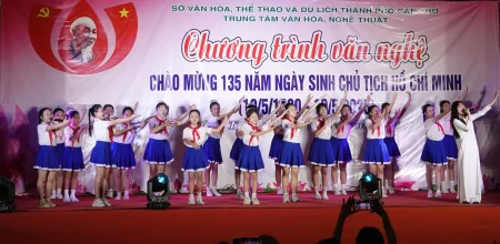 Chương trình văn nghệ kỷ niệm Ngày sinh Chủ tịch Hồ Chí Minh 