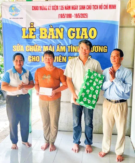 Bàn giao Mái ấm tình thương 