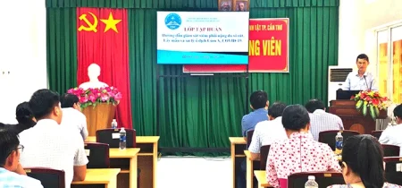 Tập huấn hướng dẫn giám sát viêm phổi, lấy mẫu và xử lý ổ dịch cúm A, COVID-19 