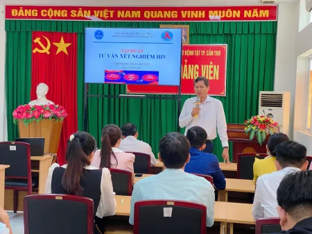 Tập huấn tư vấn xét nghiệm HIV cho nhân viên y tế 