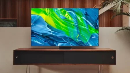 Samsung mở đường cho Smart TV 'mỏng như thẻ tín dụng'