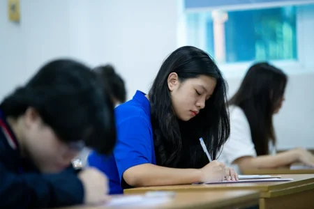 Kỳ thi tốt nghiệp THPT 2025: Cảnh giác với gian lận bằng AI