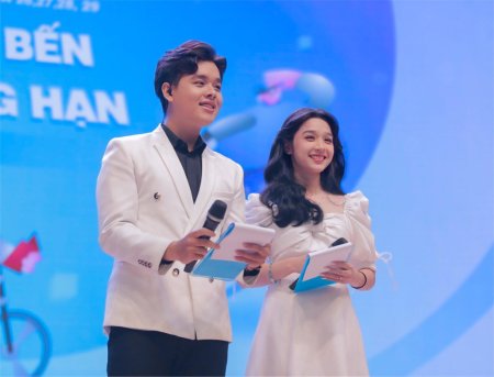 Tự hào ba mẹ làm nghề báo