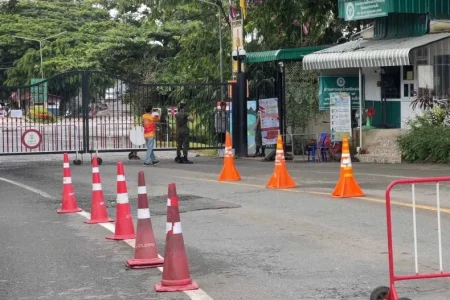 Thái Lan đóng cửa biên giới trên bộ và trên biển với Campuchia