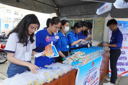 Tiếp thêm động lực cho thí sinh