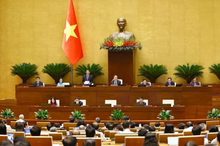 Quốc hội biểu quyết thông qua việc miễn, hỗ trợ học phí đối với trẻ mầm non