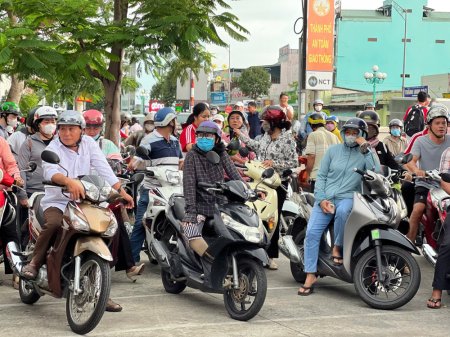 Thí sinh Long An hoàn thành ngày thi đầu tiên kỳ thi tốt nghiệp THPT 2025   