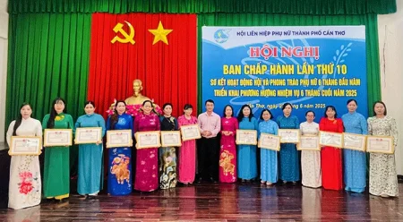 Chăm lo, hỗ trợ phụ nữ phát triển toàn diện 