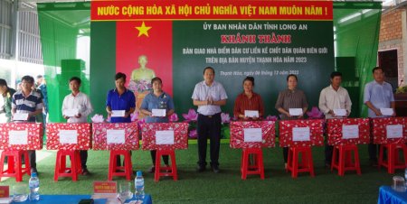 Thạnh Hóa phát triển kinh tế vùng biên   