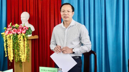Lãnh đạo UBND tỉnh Tây Ninh làm việc với Ban Giám đốc Sở Giáo dục và Đào tạo   