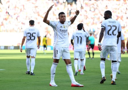 Rút đơn kiện, Mbappe vẫn đòi 55 triệu euro từ PSG