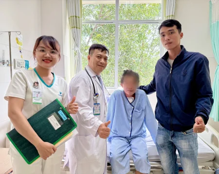 Bác sĩ “chạy đua” suốt 7,5 tiếng, thực hiện ca mổ cứu bệnh nhân bóc tách động mạch chủ 