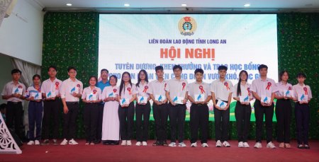 Chắp cánh ước mơ cho học sinh vượt khó, học giỏi