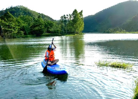 Cách người trẻ 'sạc pin' giữa áp lực cuộc sống