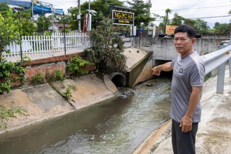 Kênh Ao Hồ ô nhiễm nặng