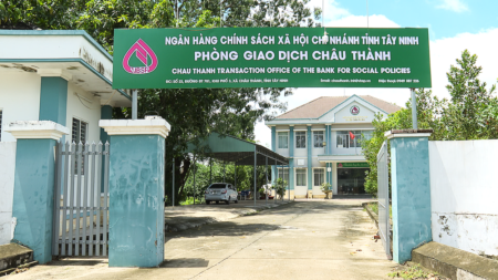 Không để người dân “lạc địa chỉ vay vốn”