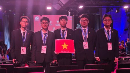 Việt Nam lọt tốp 10 đội xuất sắc nhất cuộc thi Olymic Vật lý quốc tế 2025