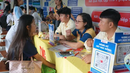 Cân nhắc kỹ khi đăng ký xét tuyển đại học, cao đẳng 