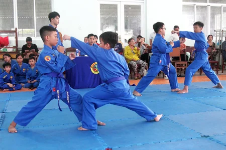 Hơn 150 võ sinh thi thăng cấp sơ đẳng Vovinam tại phường Long Tuyền 