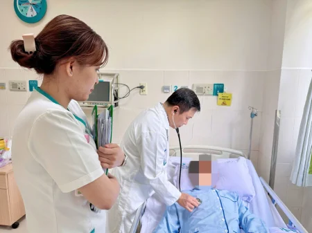 Sử dụng máy tuần hoàn ngoài cơ thể trong ca mổ cứu bệnh nhân suy tim nguy kịch 