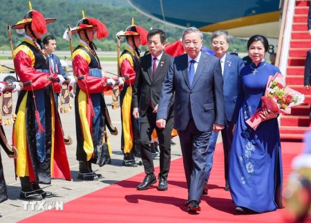 Tổng Bí thư Tô Lâm và Phu nhân đến Seoul, bắt đầu chuyến thăm cấp Nhà nước tới Hàn Quốc