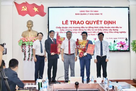 Tây Ninh trao quyết định đầu tư Dự án KCN Bình Hòa Nam 1