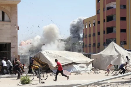 Israel tăng cường tấn công Gaza 