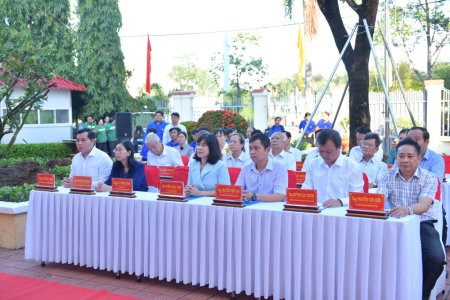 Phường Long An trồng cây lưu niệm tại Nhà Tổng Thận