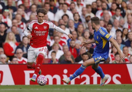 Tung cả cầu thủ 15 tuổi, Arsenal 'hủy diệt' Leeds United với tỉ số 5-0