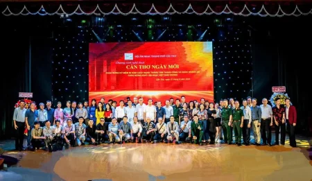 Họp mặt, biểu diễn chào mừng Quốc khánh, kỷ niệm Ngày Âm nhạc Việt Nam 