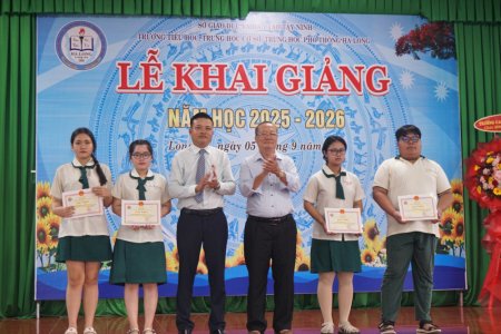 Trường Tiểu học, THCS và THPT Hà Long khai giảng năm học mới