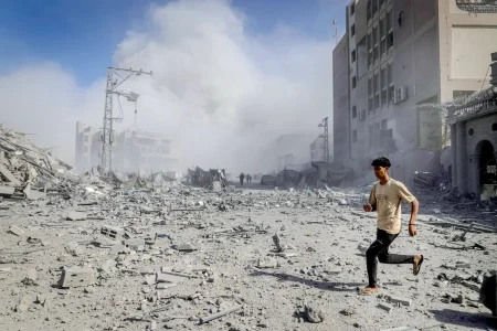 Israel dọa trút “cơn bão khủng khiếp” xuống Thành phố Gaza 
