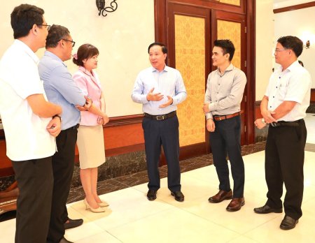 Doanh nghiệp - động lực thúc đẩy tăng trưởng kinh tế English Edition