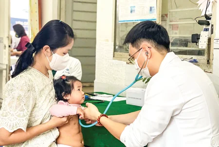 “Lá chắn” y tế bảo vệ trẻ những năm tháng đầu đời 