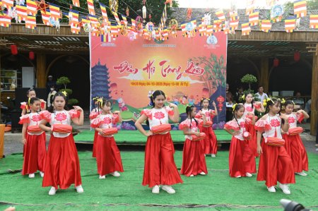 'Đêm hội trăng rằm' cho học sinh có hoàn cảnh khó khăn phường Hòa Thành