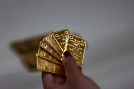 Giá vàng hôm nay 08/10: Tiếp tục tăng mạnh, lên 141,4 triệu đồng
