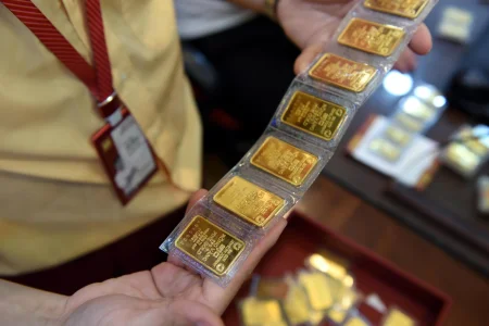 Giá vàng hôm nay 09/10: Đứng yên ở mức kỷ lục 142,5 triệu đồng