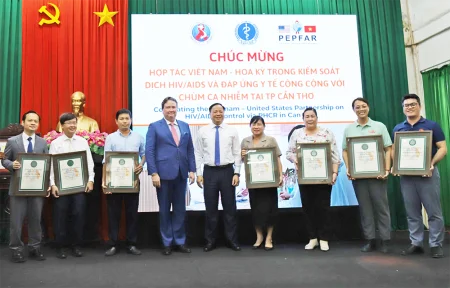 Hơn ba thập kỷ Cần Thơ chặn đứng HIV/AIDS Bài 3: Vượt các chỉ tiêu cam kết toàn cầu 