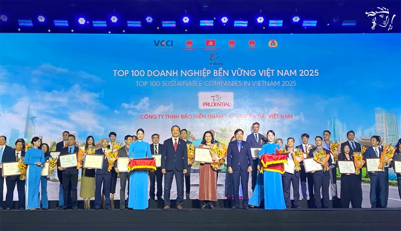 Prudential lần thứ 9 liên tiếp được vinh danh Top 100 Doanh nghiệp Phát triển bền vững tại Việt Nam&nbsp;