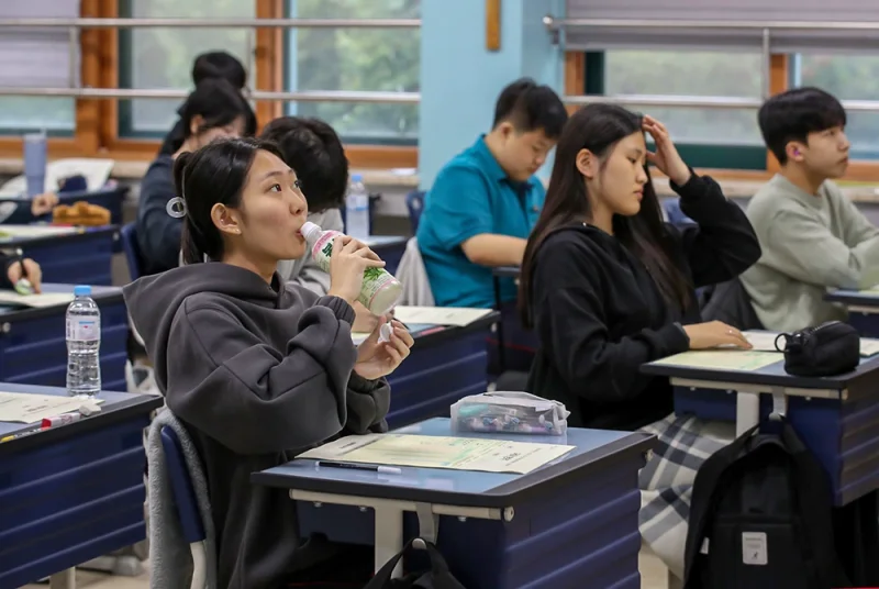 Phụ huynh Hàn Quốc vẫn tin tưởng mô hình giáo dục truyền thống trong thời đại AI&nbsp;