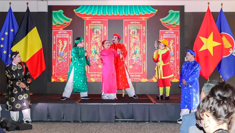 Mang hơi ấm mùa Xuân quê hương đến với kiều bào tại Bỉ&nbsp;