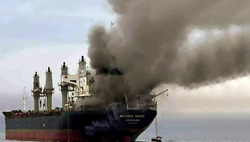 Giá dầu tăng theo tín hiệu căng thẳng từ eo biển Hormuz&nbsp;